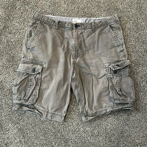Gap men’s cargo khakis waist size 38
